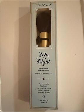 Too Faced Mr. Right Powder Brush - Gold Handle, Brown Bristles